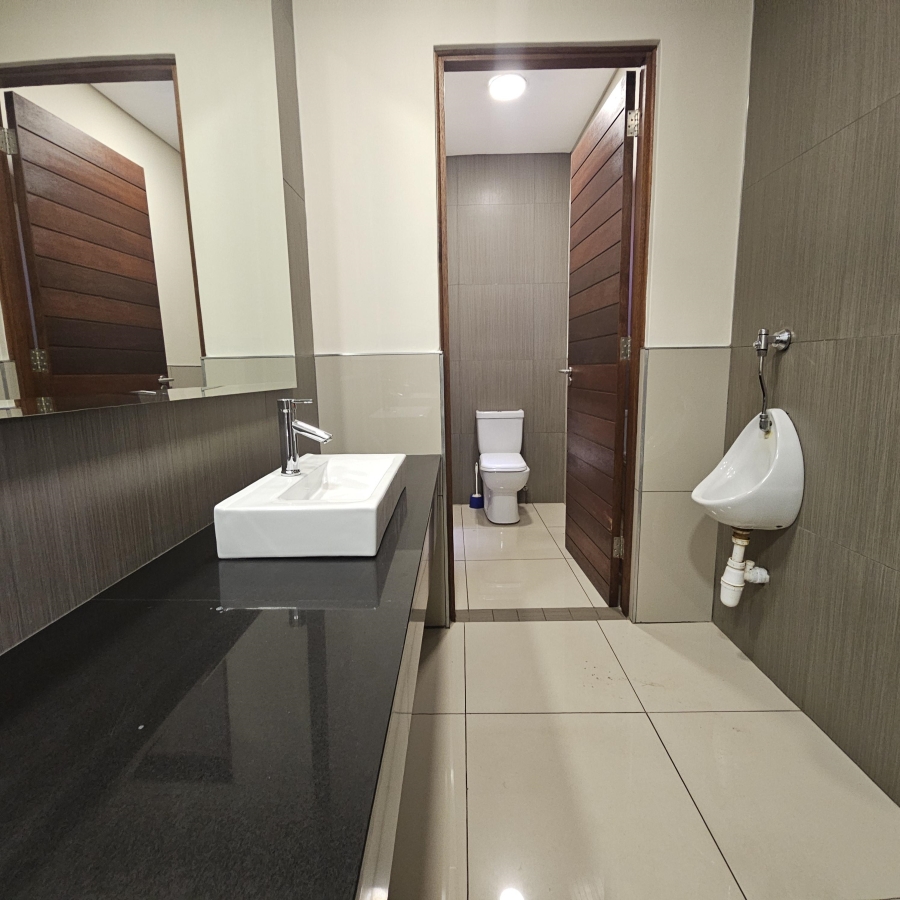 Commercial Property for Sale in Die Hoewes Gauteng