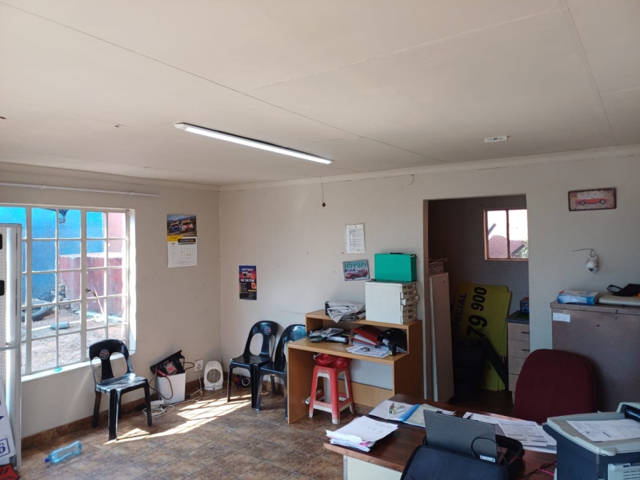 Commercial Property for Sale in Luipaardsvlei Gauteng