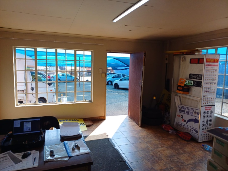 Commercial Property for Sale in Luipaardsvlei Gauteng