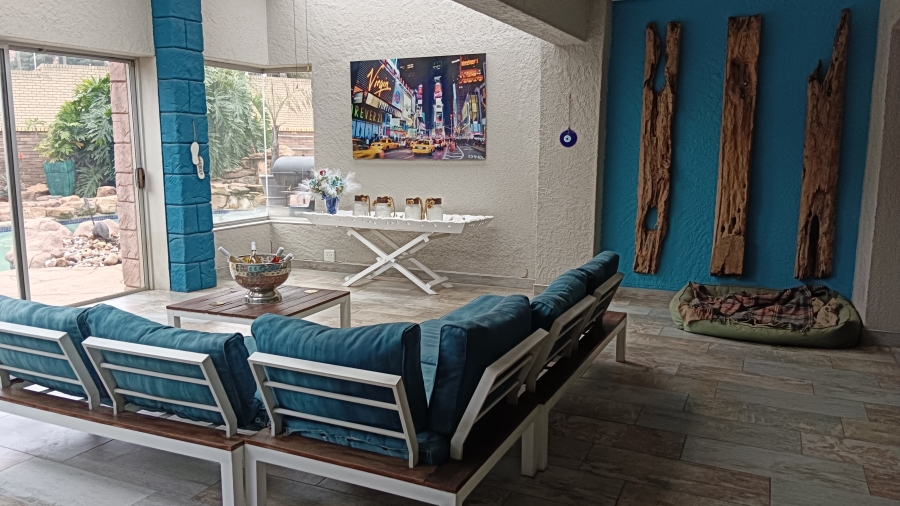 7 Bedroom Property for Sale in Sonneveld Gauteng