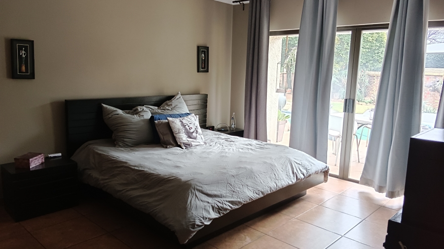 7 Bedroom Property for Sale in Sonneveld Gauteng