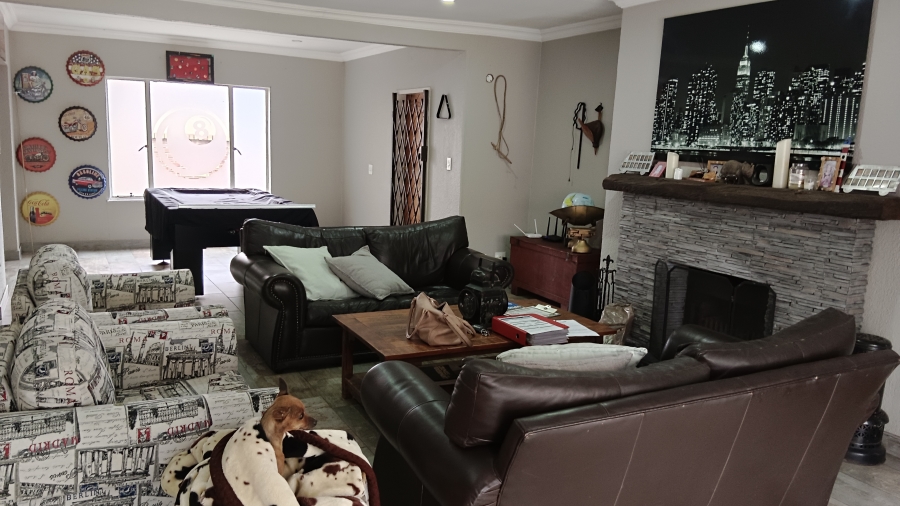 7 Bedroom Property for Sale in Sonneveld Gauteng