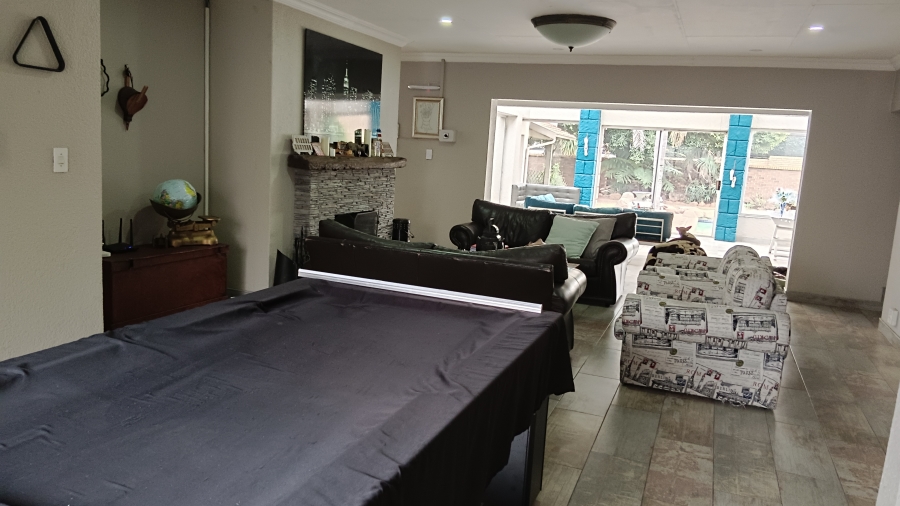 7 Bedroom Property for Sale in Sonneveld Gauteng