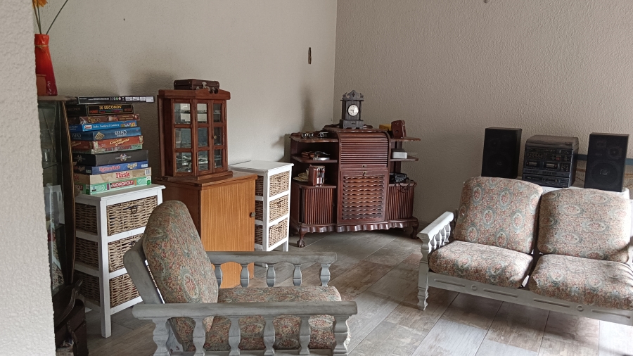 7 Bedroom Property for Sale in Sonneveld Gauteng