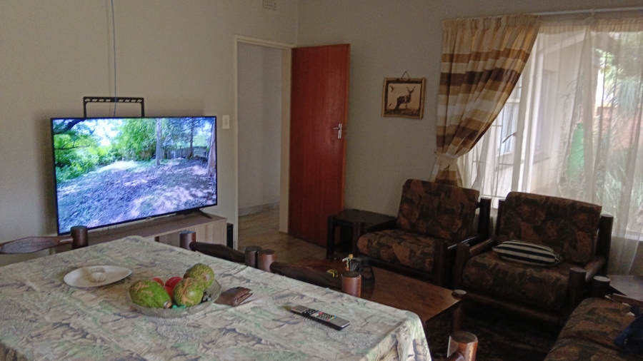 7 Bedroom Property for Sale in Sonneveld Gauteng