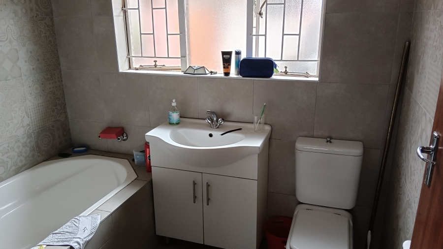 7 Bedroom Property for Sale in Sonneveld Gauteng