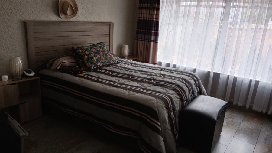 7 Bedroom Property for Sale in Sonneveld Gauteng