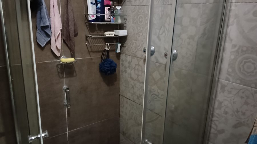 7 Bedroom Property for Sale in Sonneveld Gauteng