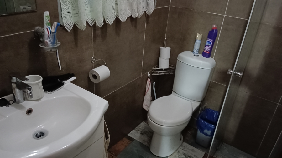 7 Bedroom Property for Sale in Sonneveld Gauteng