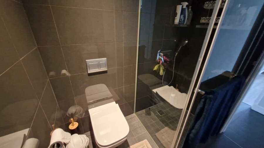 To Let 2 Bedroom Property for Rent in Rosebank Gauteng
