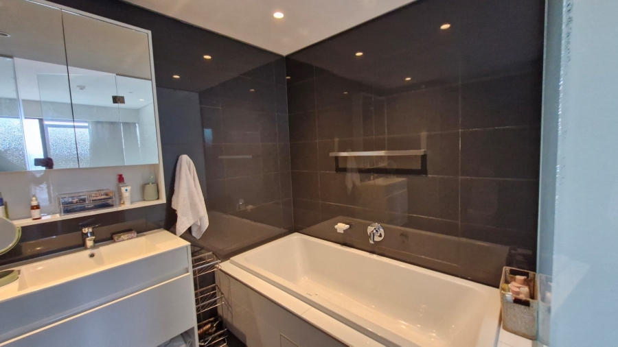To Let 2 Bedroom Property for Rent in Rosebank Gauteng