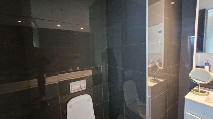 To Let 2 Bedroom Property for Rent in Rosebank Gauteng