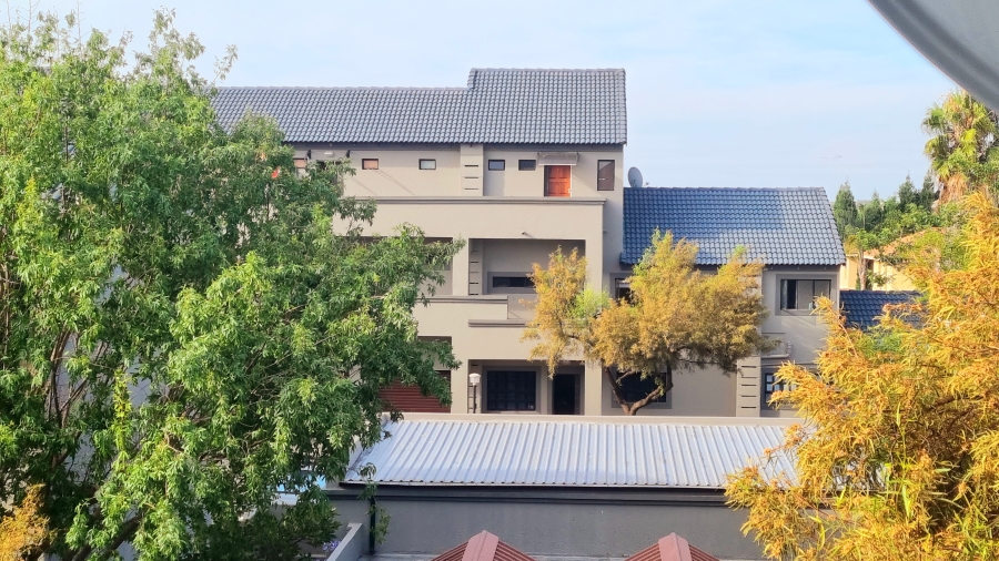 1 Bedroom Property for Sale in Noordwyk Gauteng