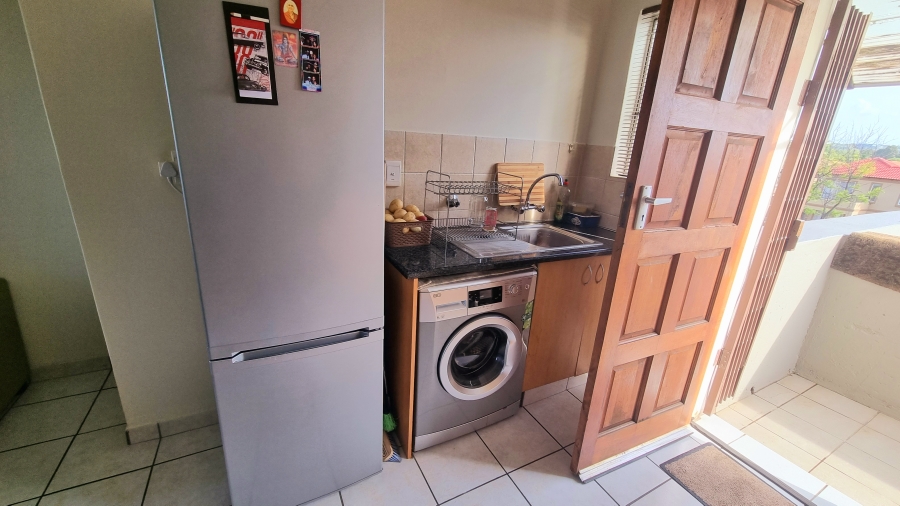 1 Bedroom Property for Sale in Noordwyk Gauteng