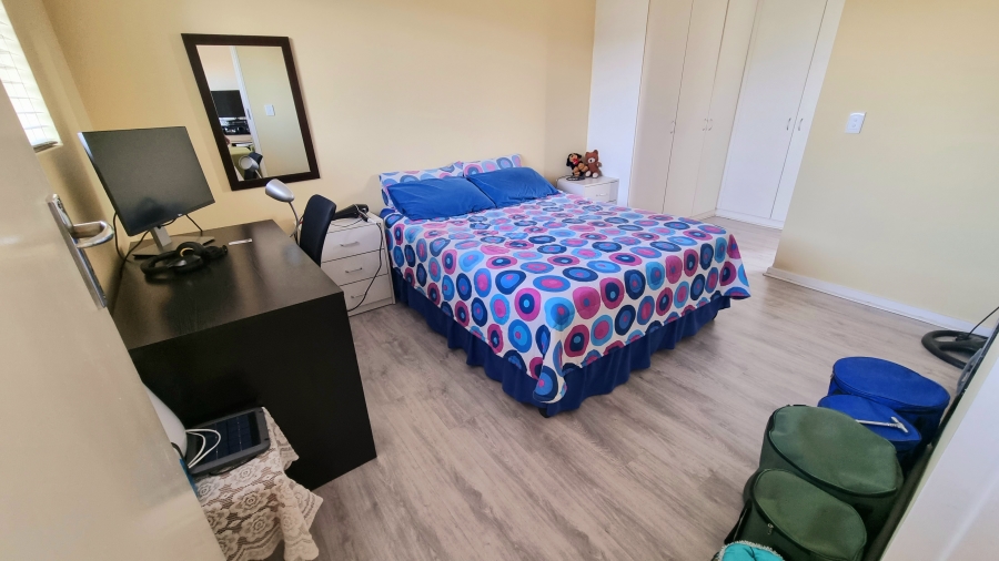 1 Bedroom Property for Sale in Noordwyk Gauteng