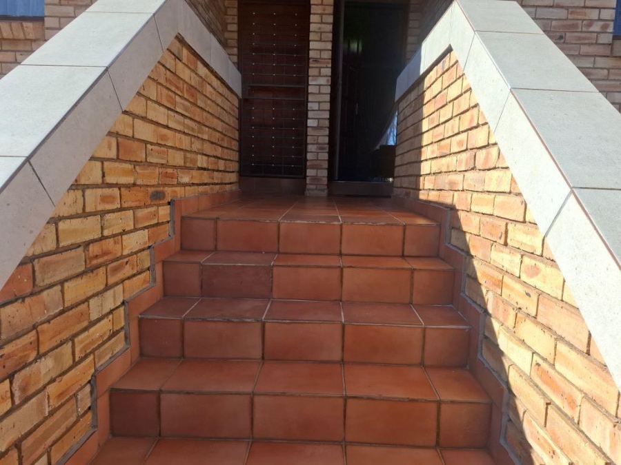 2 Bedroom Property for Sale in Helikonpark Gauteng