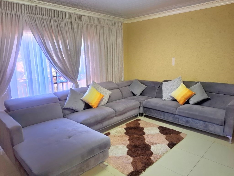 2 Bedroom Property for Sale in Helikonpark Gauteng
