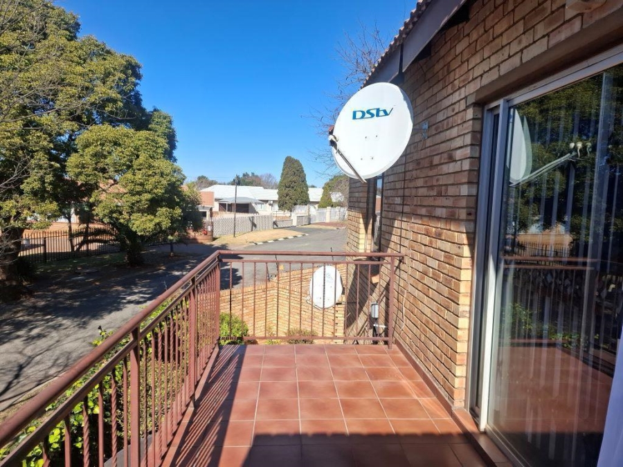 2 Bedroom Property for Sale in Helikonpark Gauteng