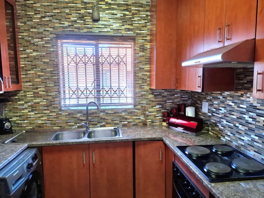 2 Bedroom Property for Sale in Helikonpark Gauteng