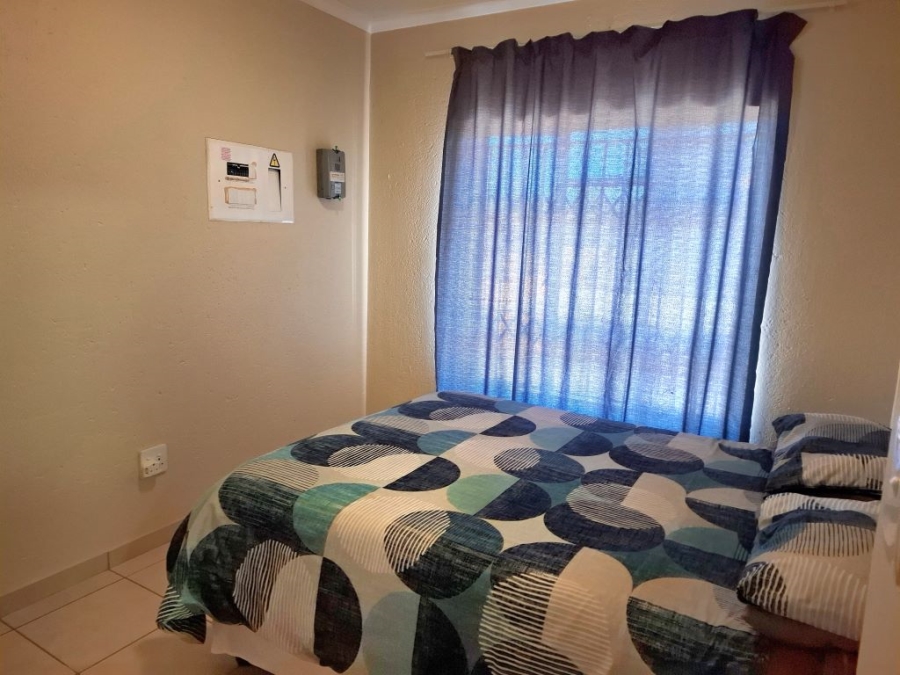 2 Bedroom Property for Sale in Helikonpark Gauteng