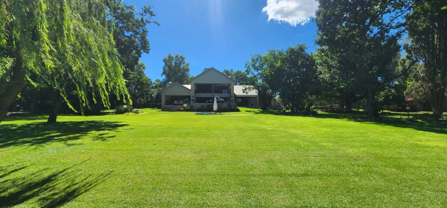 5 Bedroom Property for Sale in Marlbank Gauteng