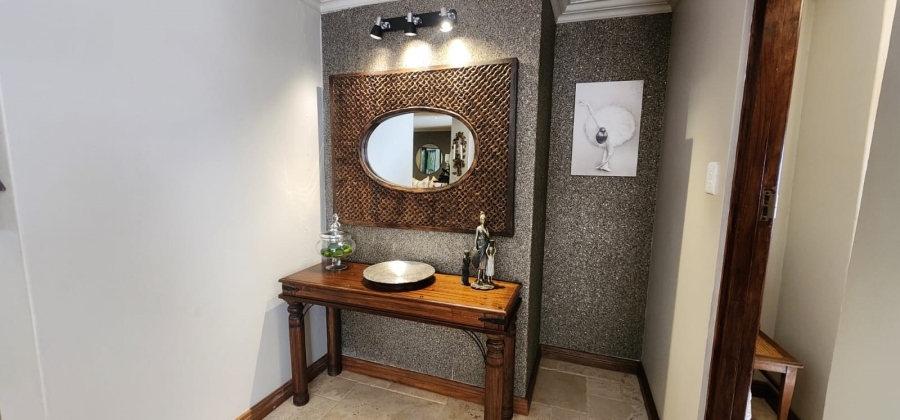 5 Bedroom Property for Sale in Marlbank Gauteng