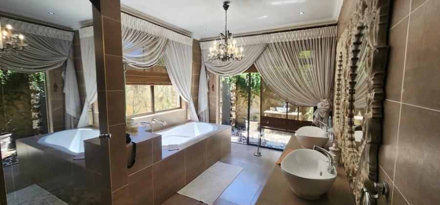 5 Bedroom Property for Sale in Marlbank Gauteng