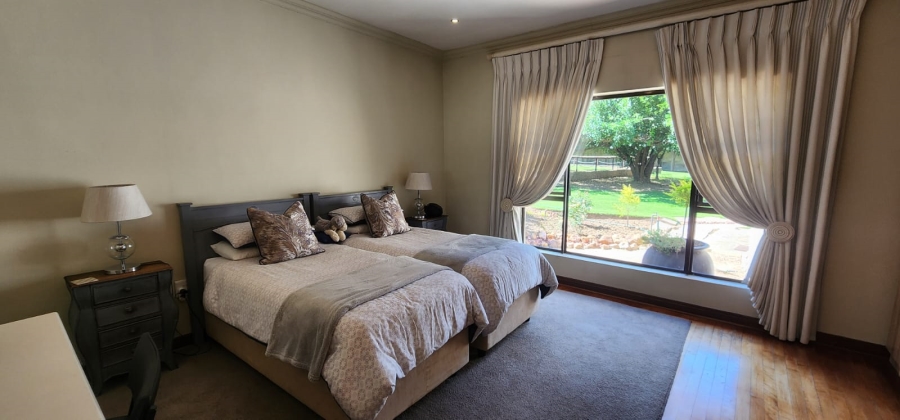 5 Bedroom Property for Sale in Marlbank Gauteng