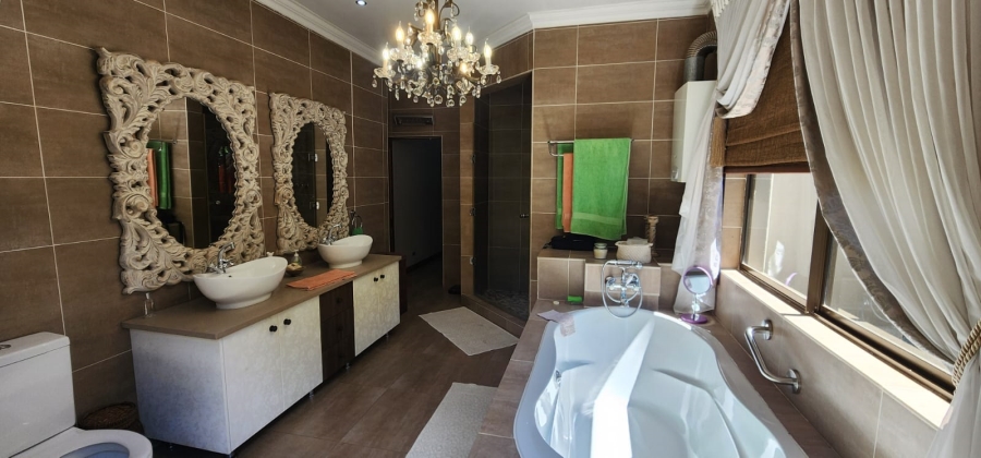 5 Bedroom Property for Sale in Marlbank Gauteng
