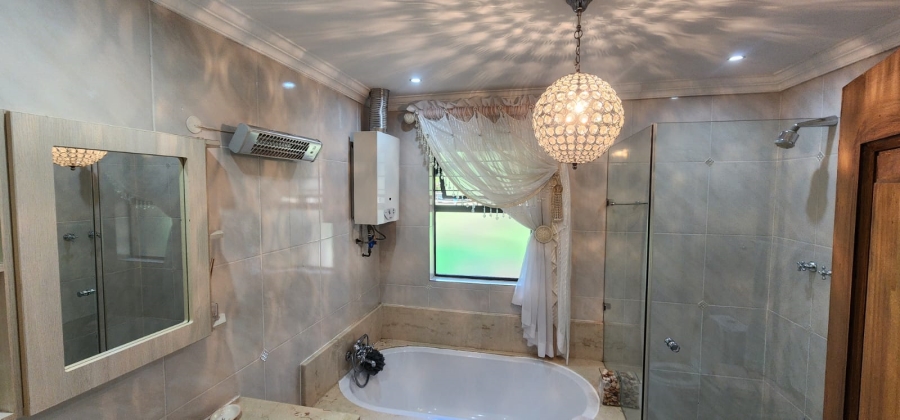 5 Bedroom Property for Sale in Marlbank Gauteng
