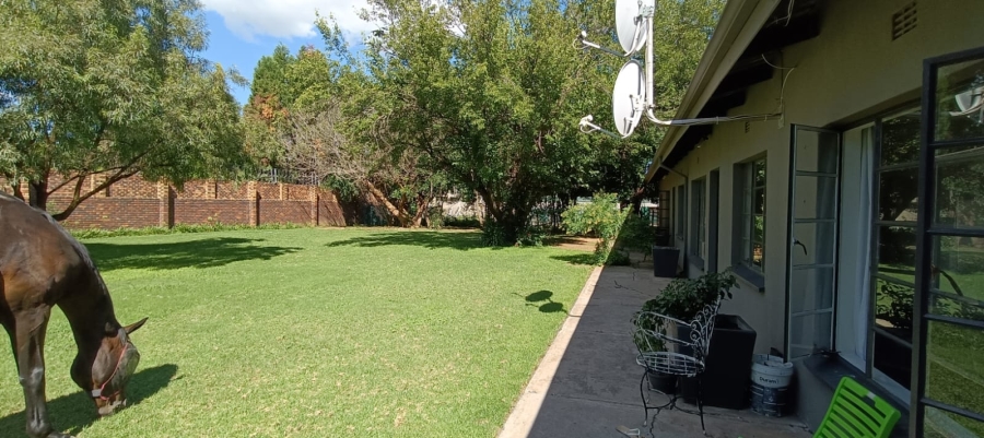 5 Bedroom Property for Sale in Marlbank Gauteng