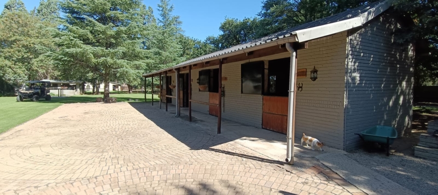 5 Bedroom Property for Sale in Marlbank Gauteng