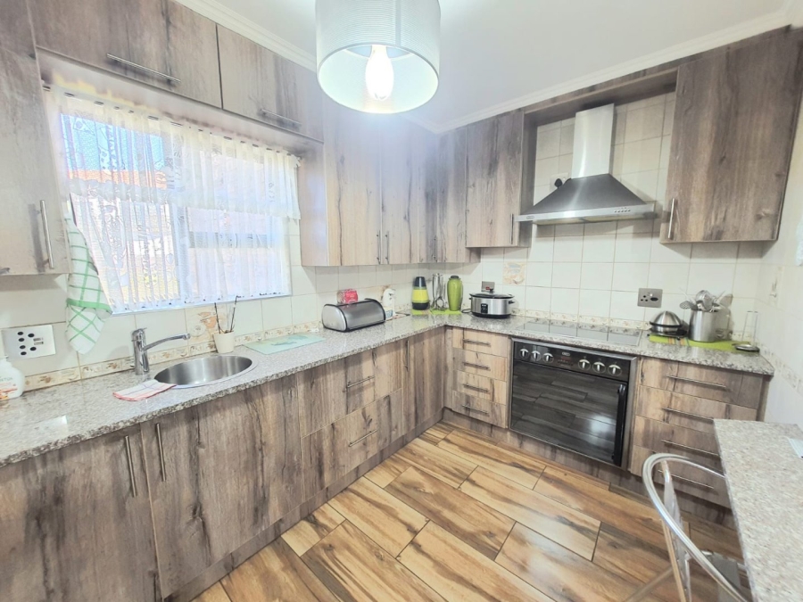 4 Bedroom Property for Sale in Marlbank Gauteng