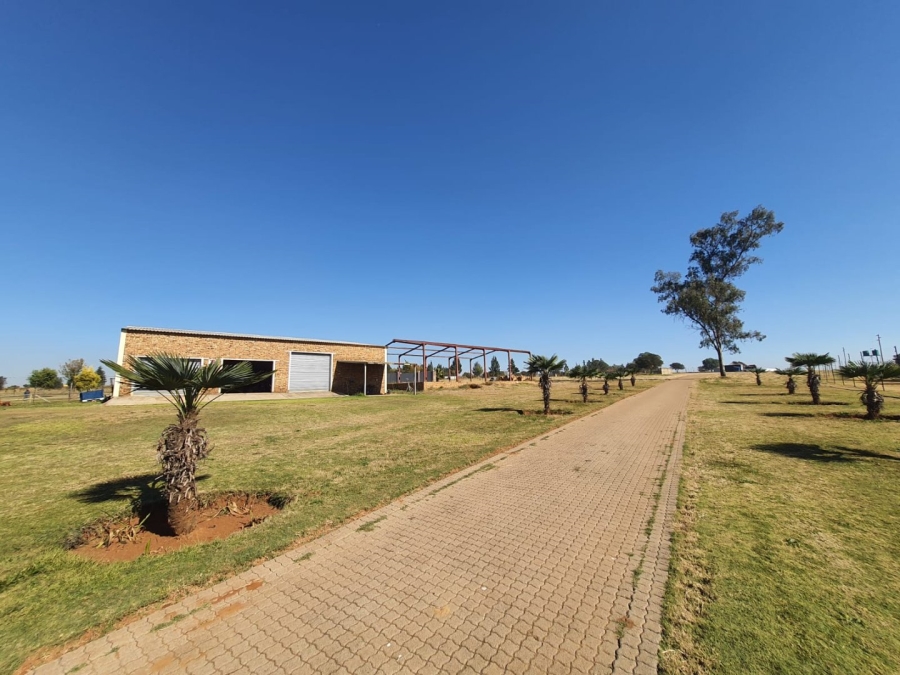 4 Bedroom Property for Sale in Marlbank Gauteng
