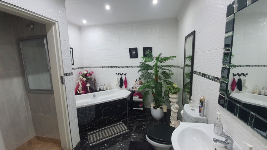 3 Bedroom Property for Sale in Ardenwold SH Gauteng