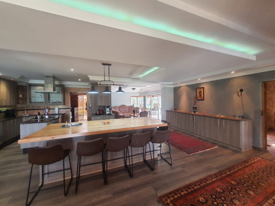 7 Bedroom Property for Sale in Lochvaal Gauteng