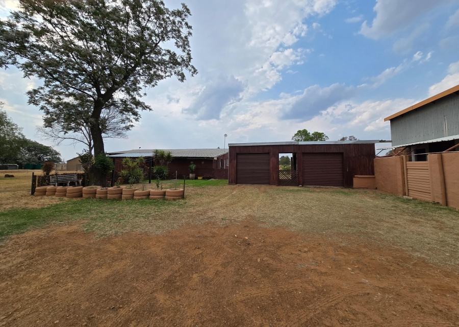 4 Bedroom Property for Sale in Mantevrede Gauteng