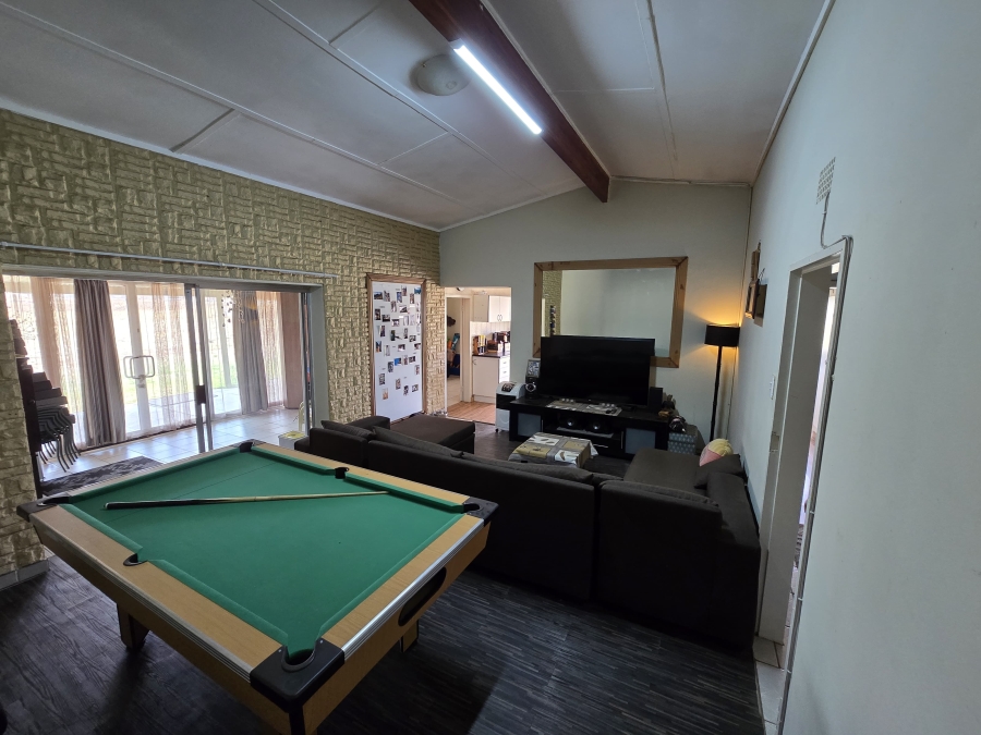 4 Bedroom Property for Sale in Mantevrede Gauteng