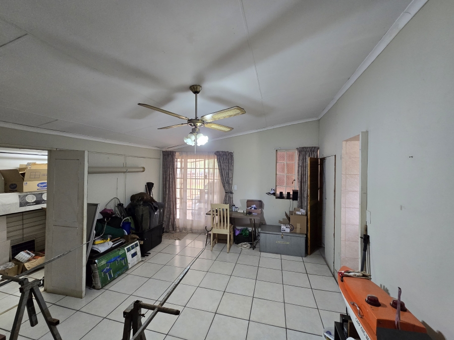 4 Bedroom Property for Sale in Mantevrede Gauteng