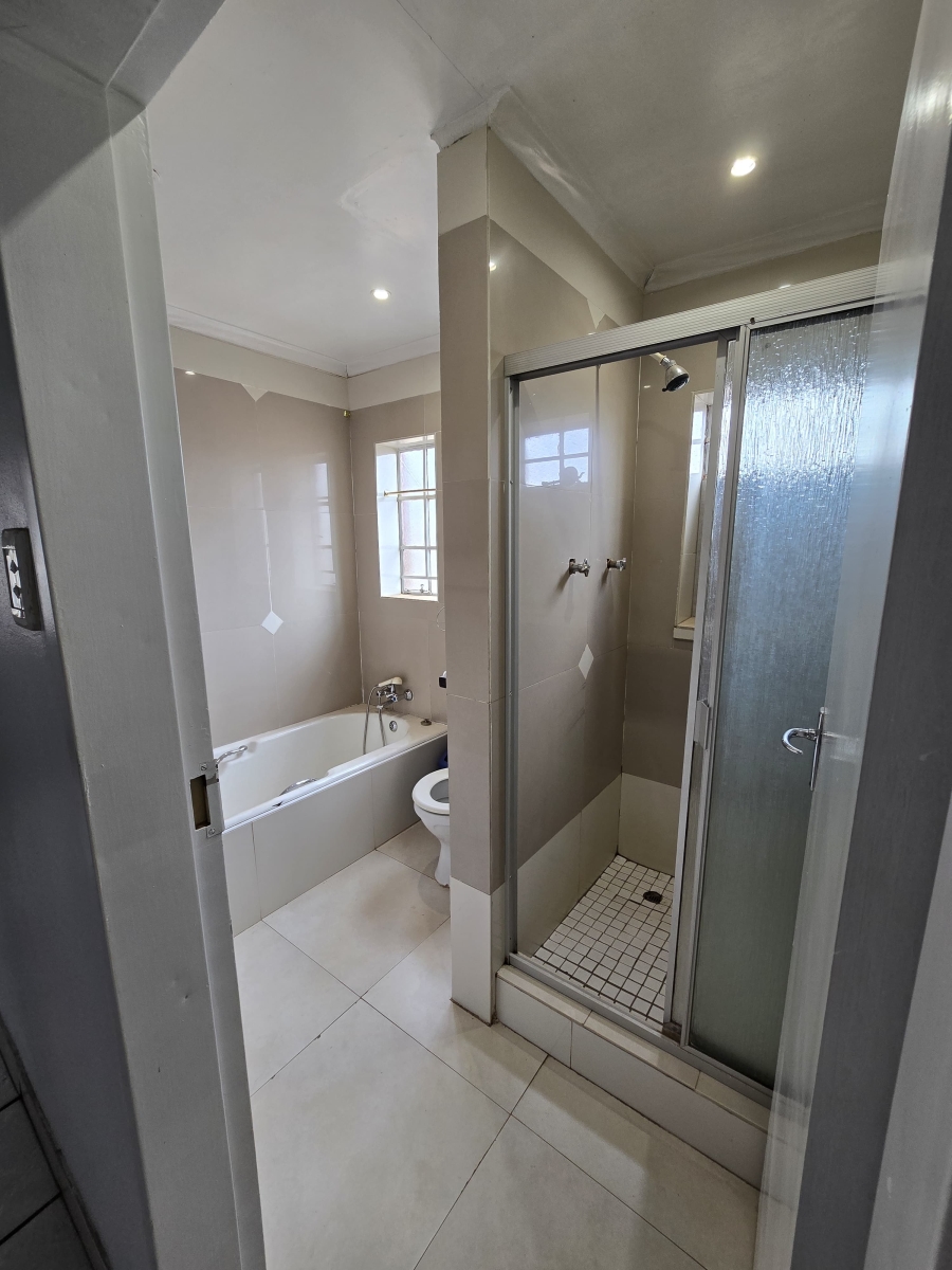 4 Bedroom Property for Sale in Mantevrede Gauteng