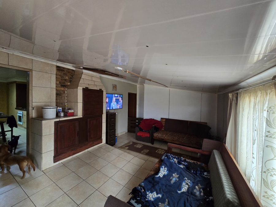 4 Bedroom Property for Sale in Mantevrede Gauteng