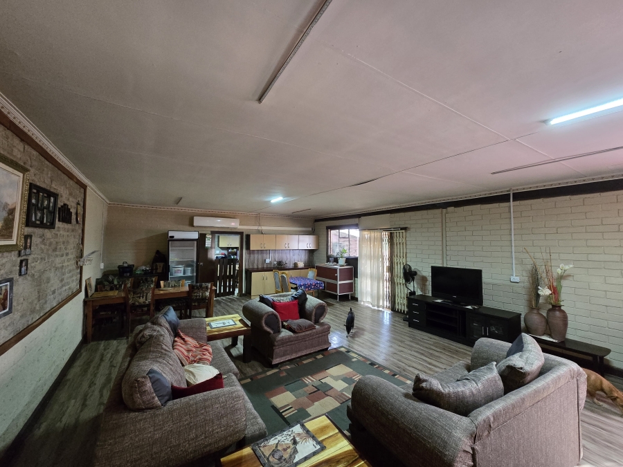 4 Bedroom Property for Sale in Mantevrede Gauteng