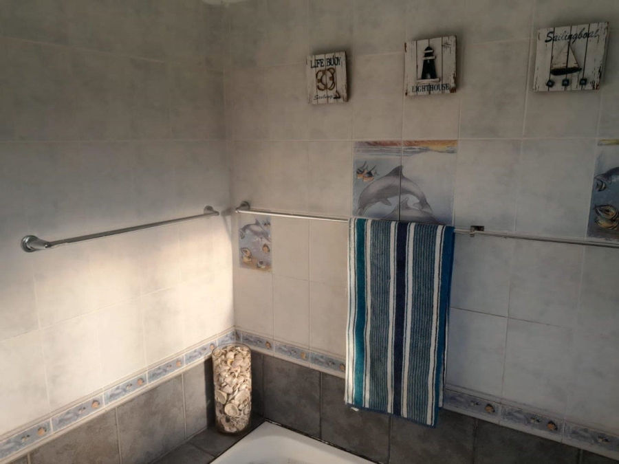 4 Bedroom Property for Sale in Eike Park Gauteng