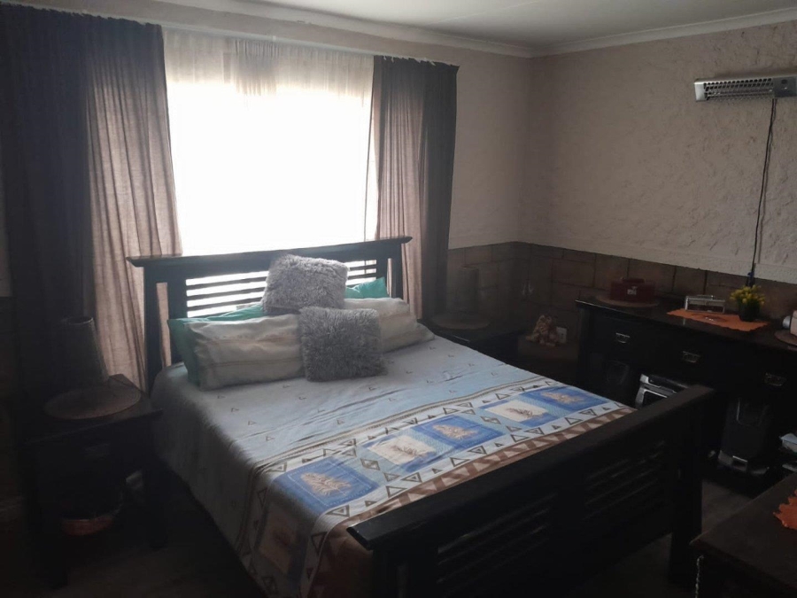 4 Bedroom Property for Sale in Eike Park Gauteng