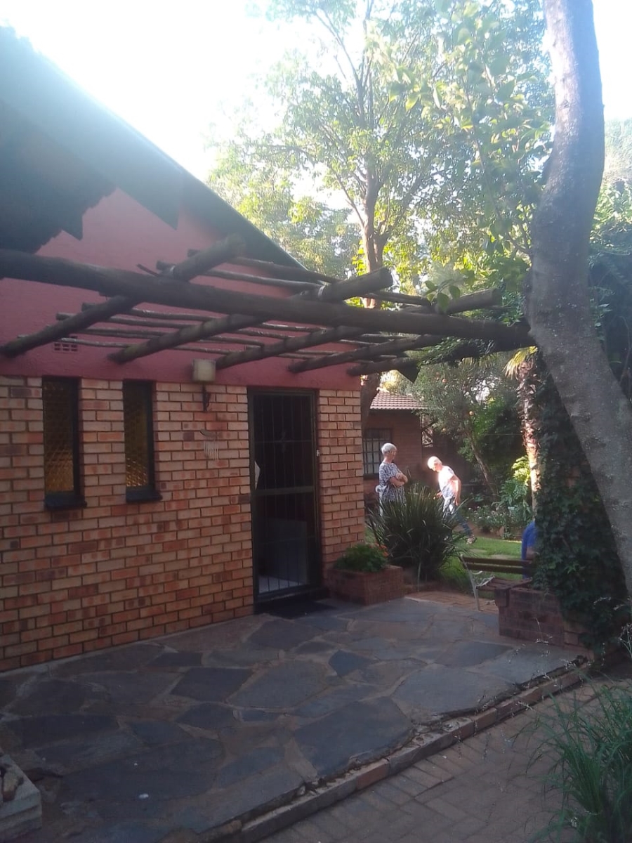 3 Bedroom Property for Sale in Helikonpark Gauteng