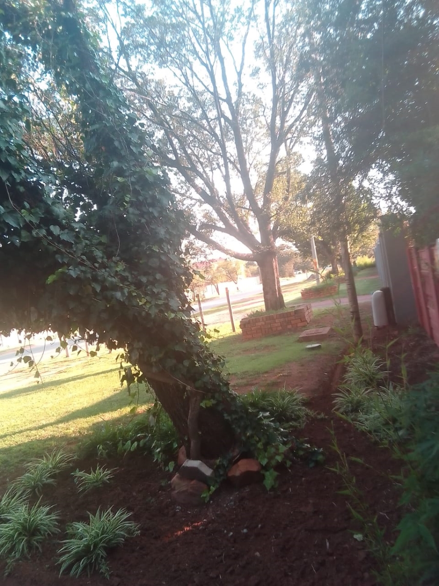 3 Bedroom Property for Sale in Helikonpark Gauteng