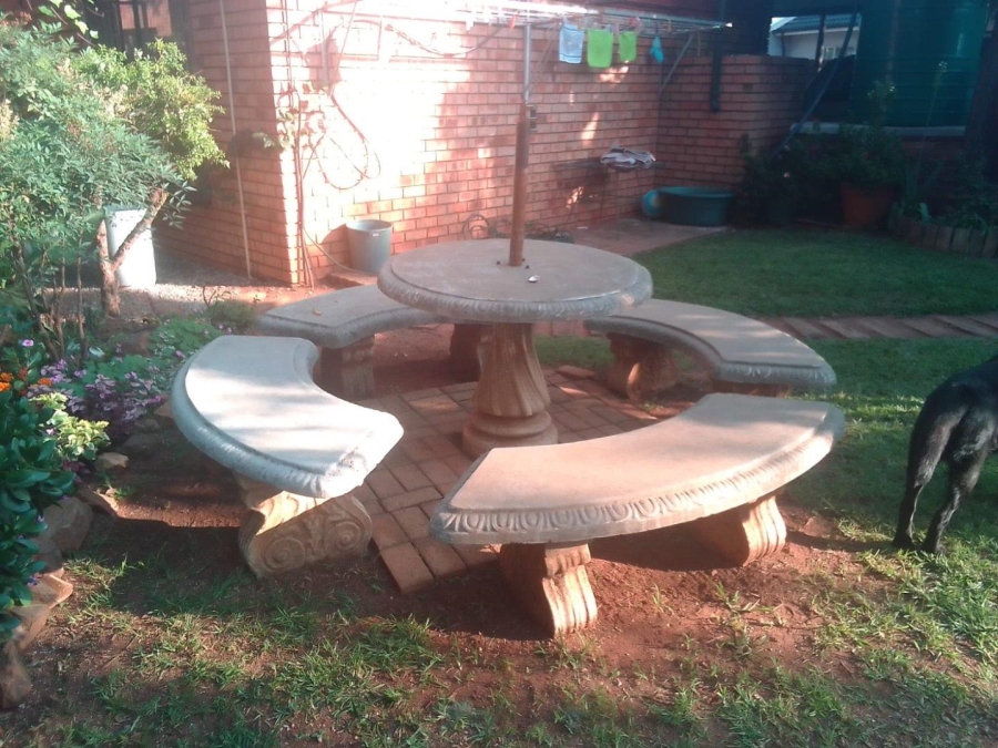3 Bedroom Property for Sale in Helikonpark Gauteng