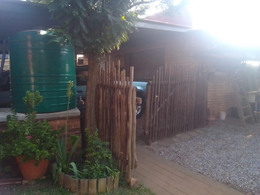3 Bedroom Property for Sale in Helikonpark Gauteng