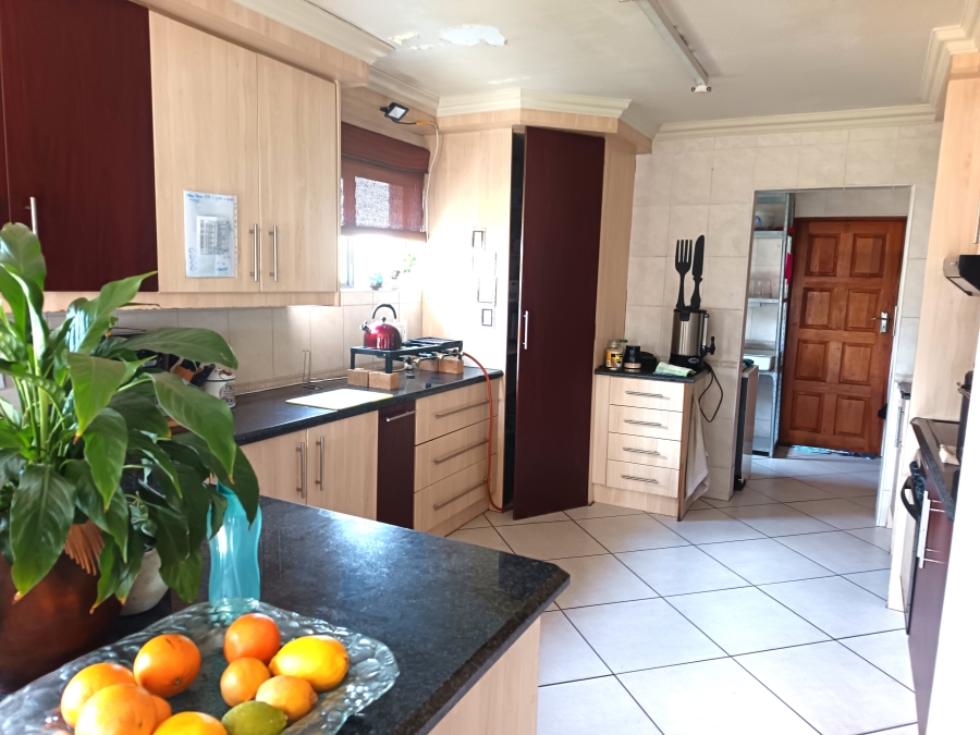 3 Bedroom Property for Sale in Sonneveld Gauteng