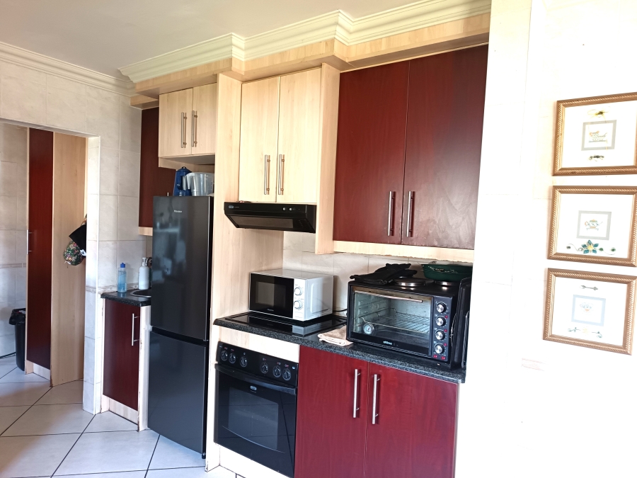 3 Bedroom Property for Sale in Sonneveld Gauteng